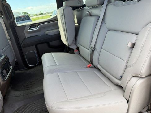 Used 2024 Chevrolet Silverado 1500 LT Trail Boss w/ Convenience Package II AWD/4WD image 31