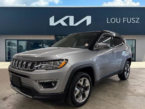 Used 2018 Jeep Compass Limited image 1