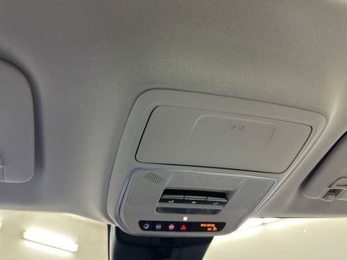 Used 2025 Buick Enclave Avenir w/ Super Cruise Package image 47