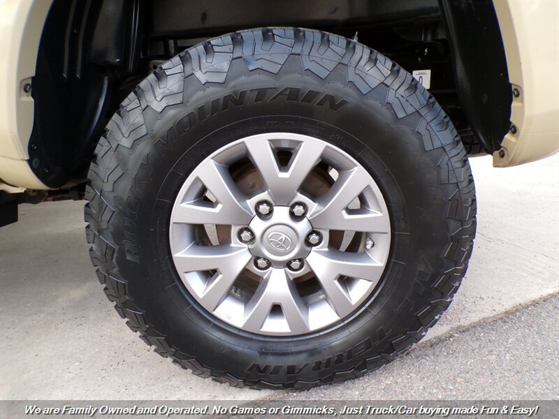 Used 2016 Toyota Tacoma SR5 w/ SR5 Appearance Package (SN) RWD image 39