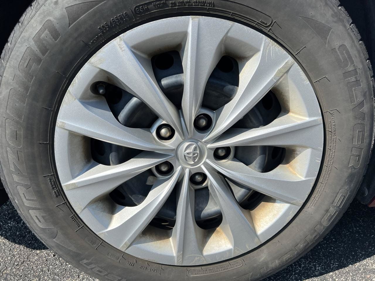 Used 2017 Toyota Camry LE FWD image 11