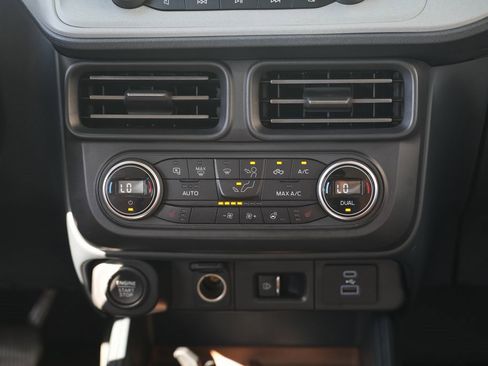 Used 2022 Ford Maverick Lariat w/ Lariat Luxury Package image 37