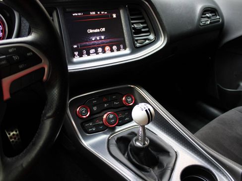 Used 2016 Dodge Challenger R/T Scat Pack w/ Leather Interior Group RWD image 11