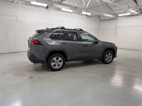 Used 2022 Toyota RAV4 XLE image 11