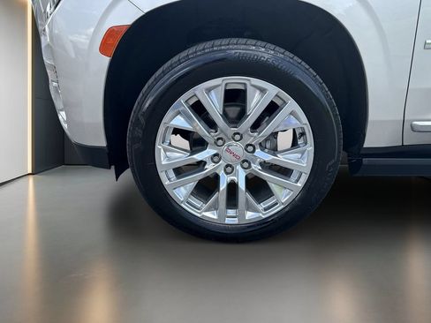 Used 2021 GMC Yukon XL Denali w/ Denali Ultimate Package RWD image 10