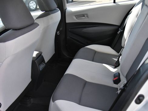 Used 2025 Toyota Corolla LE w/ LE Premium Package FWD image 36