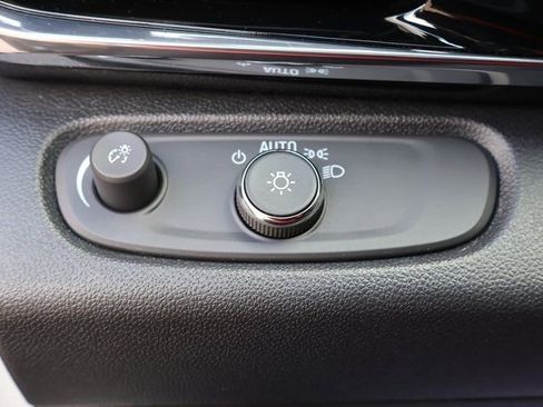 Certified 2026 Buick Envista Sport Touring FWD image 38