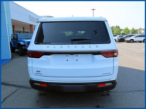 Certified 2022 Jeep Wagoneer Series II AWD/4WD image 6