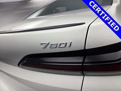 Certified 2025 BMW 760i xDrive image 29