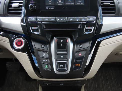 Certified 2023 Honda Odyssey Touring image 24