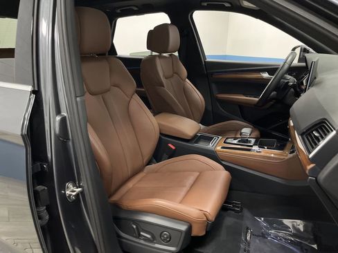 Used 2022 Audi Q5 e Prestige w/ Prestige Package image 32