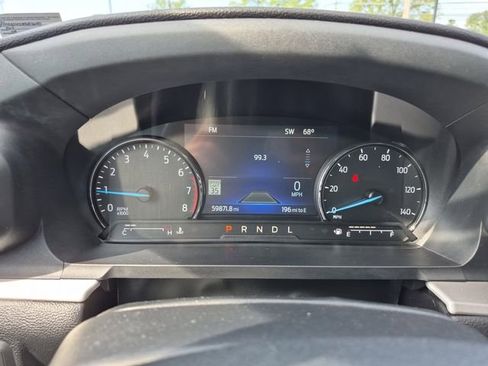 Used 2022 Ford Explorer XLT w/ Equipment Group 202A AWD/4WD image 14
