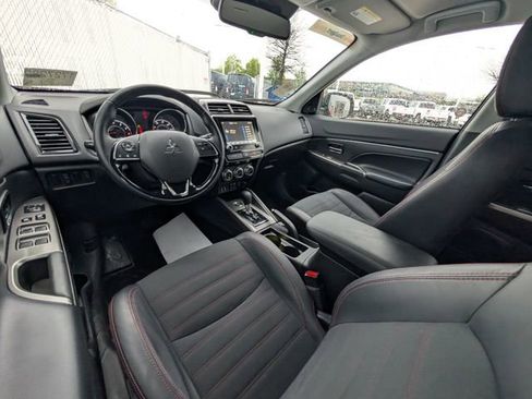Used 2025 Mitsubishi Outlander Sport SE AWD/4WD image 5