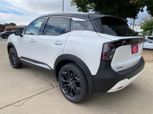 New 2026 Nissan Kicks SR w/ SR Premium Package AWD/4WD image 3