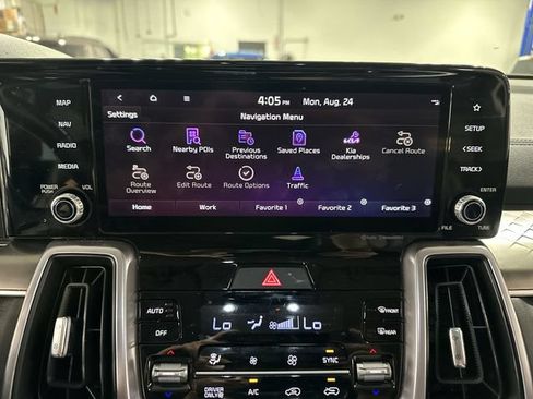 Used 2024 Kia Sorento EX w/ Panoramic Sunroof Package AWD/4WD image 24