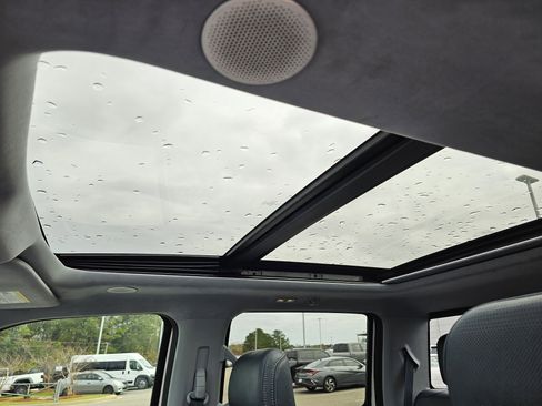 Used 2021 Ford F150 Limited image 19