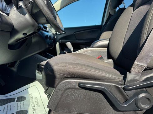 Used 2019 Dodge Journey SE image 27