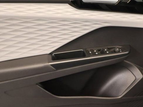 Used 2022 Volkswagen Taos S image 9