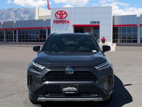 Used 2022 Toyota RAV4 XSE AWD/4WD image 2