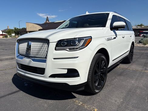 Used 2023 Lincoln Navigator Reserve AWD/4WD image 13