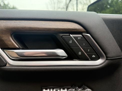 Used 2022 Chevrolet Silverado 1500 High Country w/ High Country Premium Package image 28