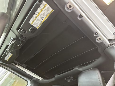 Used 2021 Jeep Wrangler Unlimited Rubicon w/ Safety Group image 27