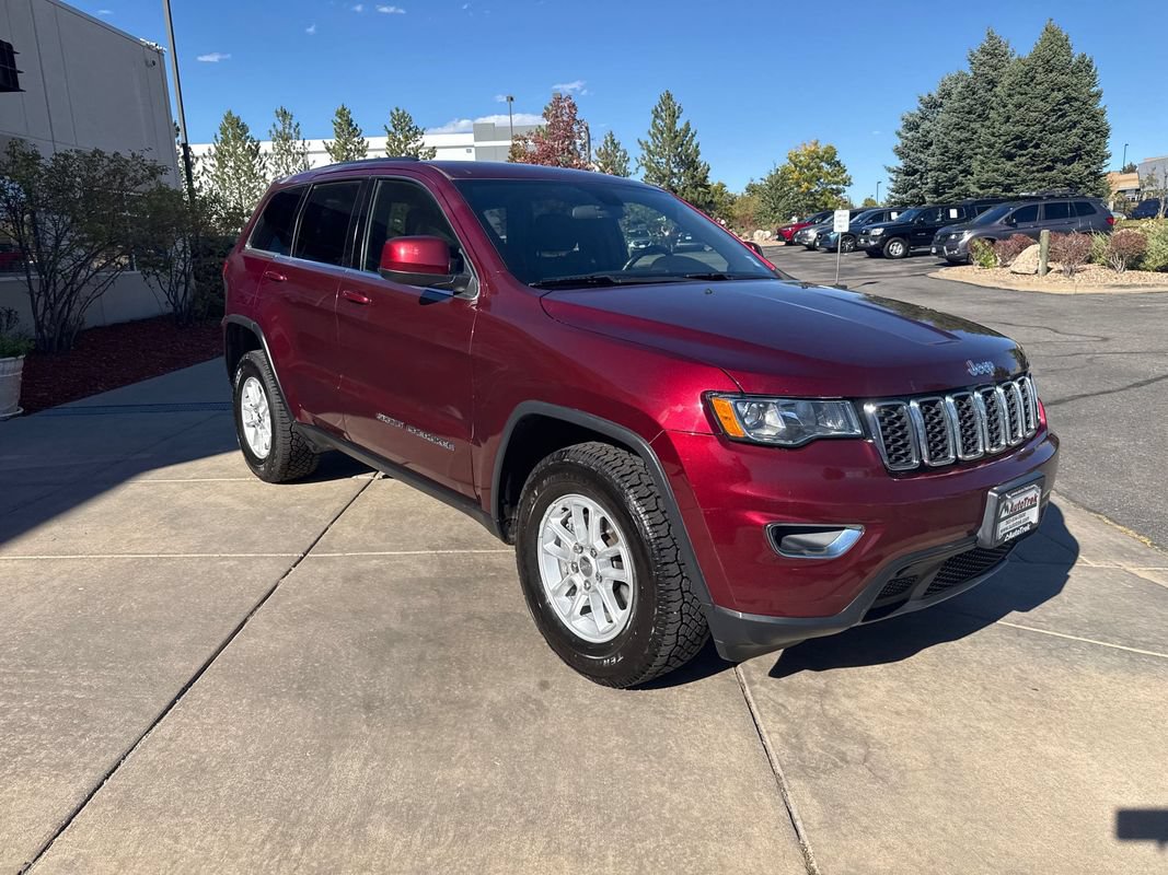 Used 2018 Jeep Grand Cherokee Laredo AWD/4WD image 4