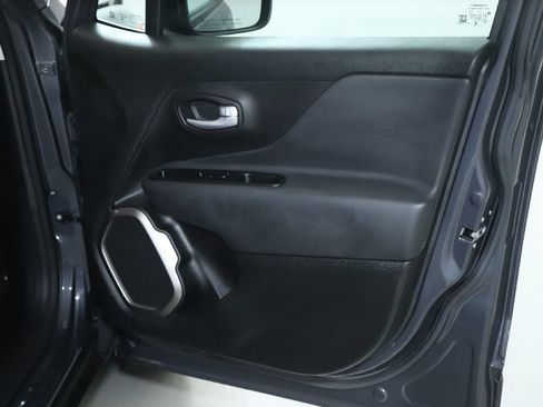 Certified 2023 Jeep Renegade Latitude AWD/4WD image 33