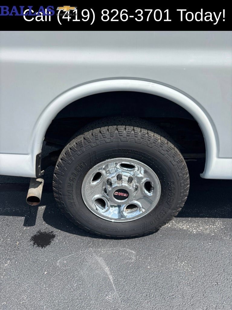 Certified 2017 GMC Savana 2500 Extended RWD image 9