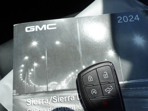 Used 2024 GMC Sierra 1500 Elevation w/ Preferred Package AWD/4WD image 43