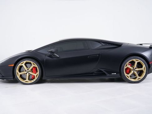 Used 2023 Lamborghini Huracan Tecnica RWD image 2