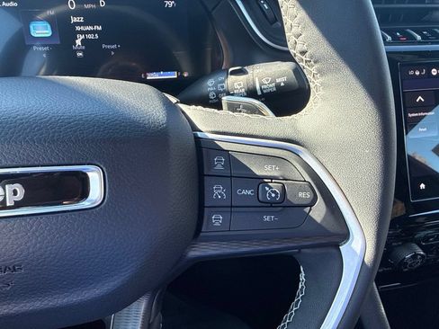 Used 2024 Jeep Grand Cherokee L Altitude RWD image 21