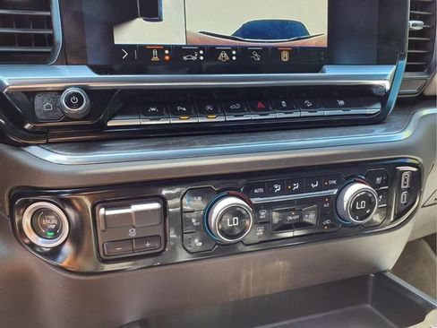 Used 2024 Chevrolet Silverado 1500 LTZ AWD/4WD image 18