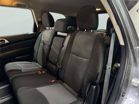 Used 2019 Nissan Pathfinder SV AWD/4WD image 46