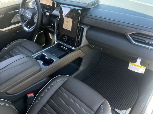 New 2026 GMC Acadia Denali Ultimate AWD/4WD image 29