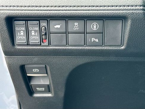 Used 2023 Honda Odyssey Touring image 9