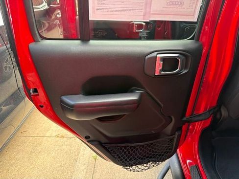 Used 2018 Jeep Wrangler Unlimited Sport S AWD/4WD image 19