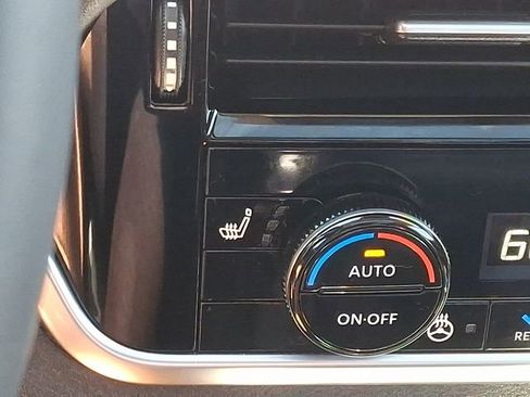 Certified 2025 Nissan Rogue SL w/ Tech Package AWD/4WD image 27
