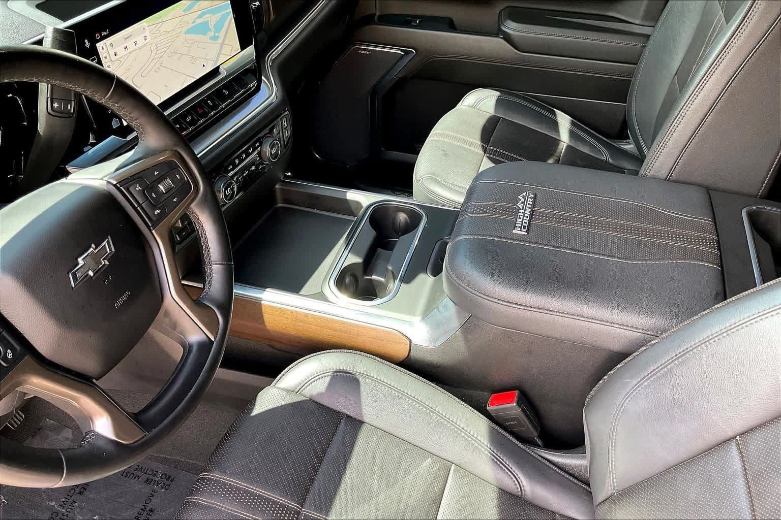 Used 2024 Chevrolet Silverado 2500 High Country w/ High Country Premium Package AWD/4WD image 17