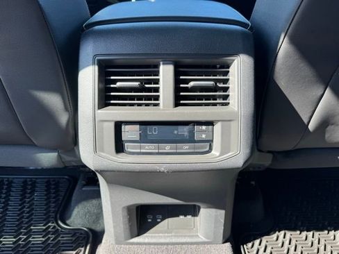 Used 2023 Volkswagen Atlas SE w/ Panoramic Sunroof Package image 13