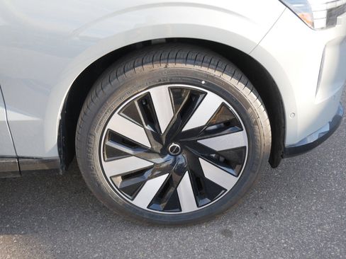 New 2025 Volvo EX90 Ultra image 4