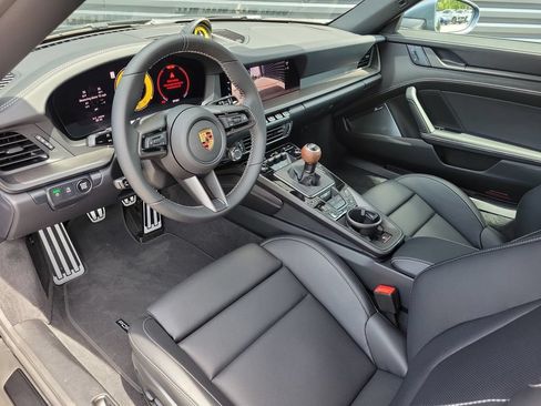 Used 2026 Porsche 911 Carrera T RWD image 4