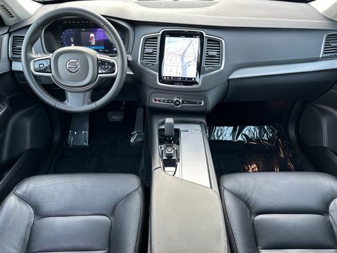 Used 2023 Volvo XC90 B5 Core w/ Climate Package image 3