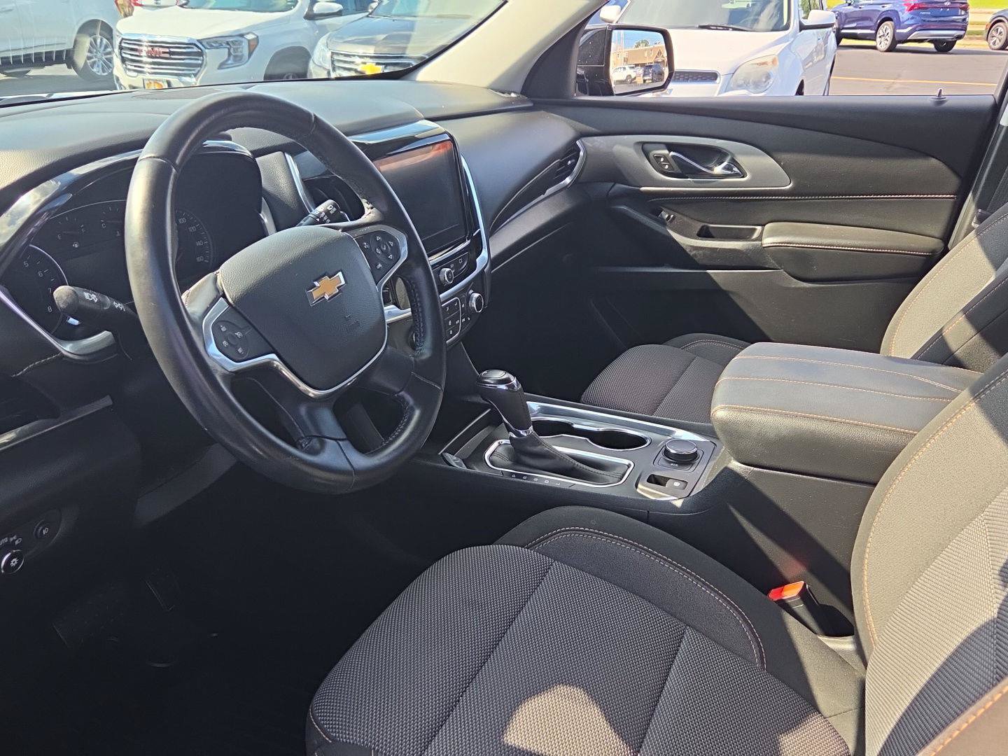Used 2020 Chevrolet Traverse LT FWD image 8