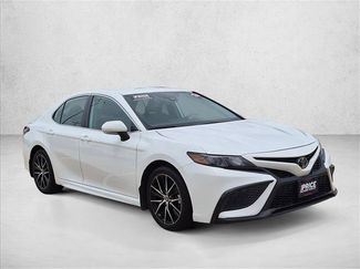 Used 2024 Toyota Camry SE FWD video 3