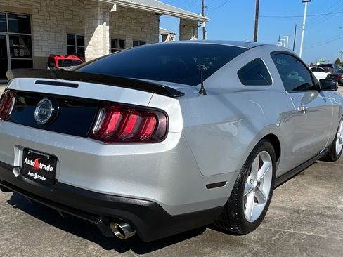 Used 2010 Ford Mustang GT Premium image 5
