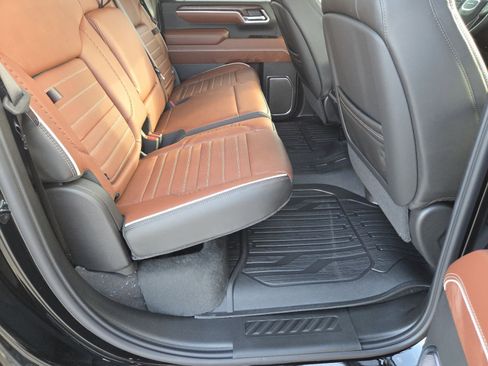 New 2026 GMC Sierra 2500 Denali Ultimate w/ LPO, Black Badging Package image 28