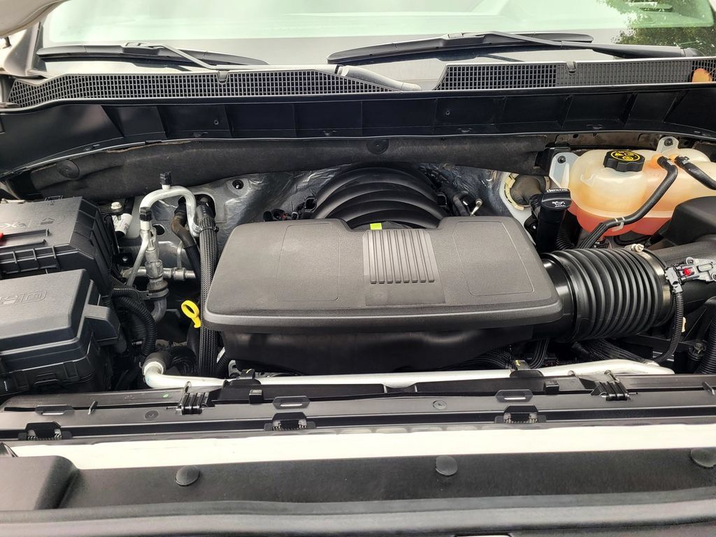 Used 2022 Chevrolet Silverado 1500 LT AWD/4WD image 13