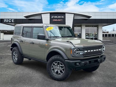 Used 2025 Ford Bronco Badlands AWD/4WD image 1