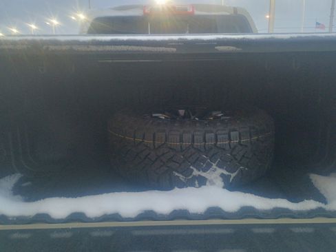 Used 2022 Chevrolet Colorado ZR2 image 12